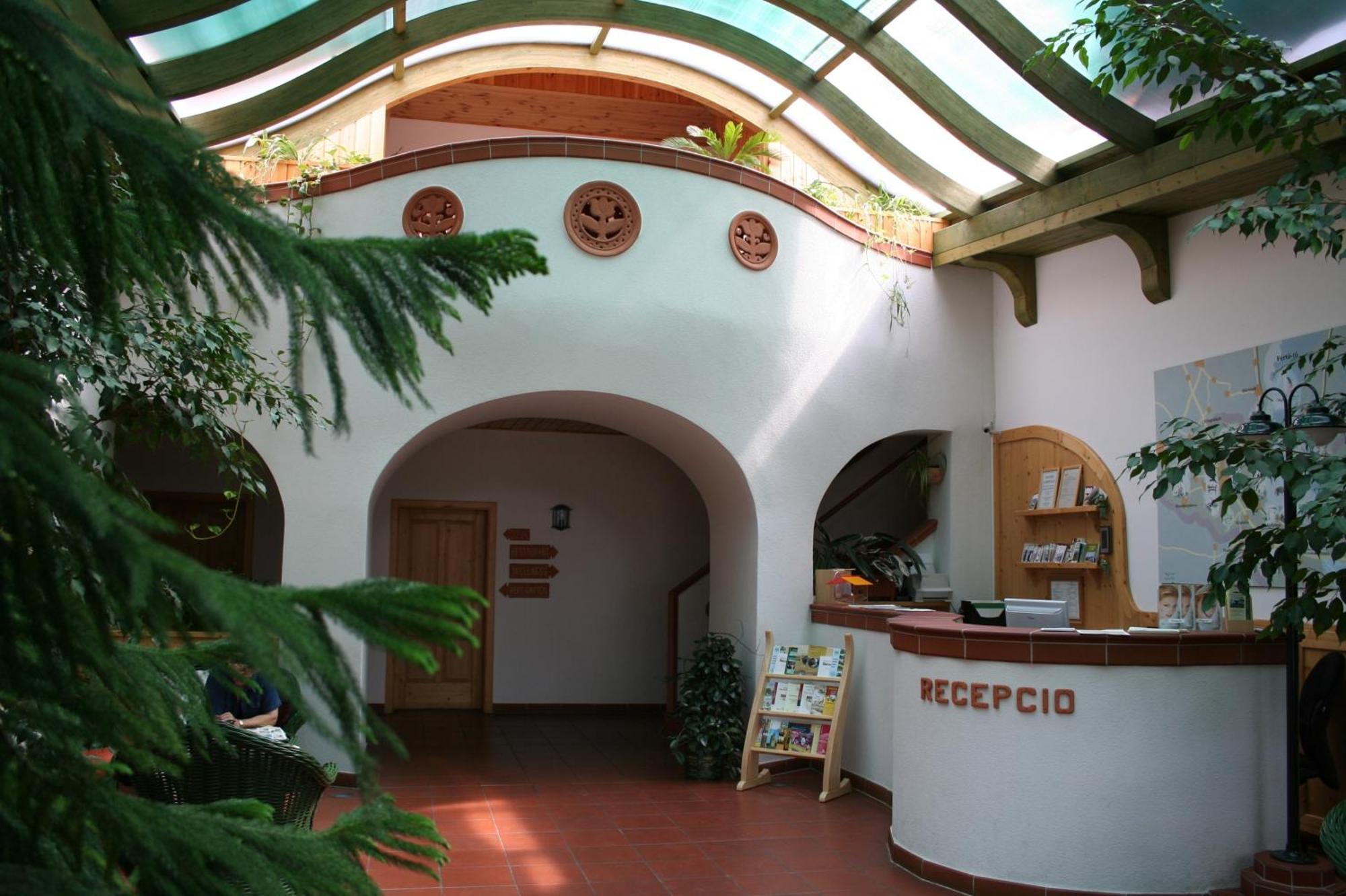Tornacos Hotel - Hegykő Zewnętrze zdjęcie